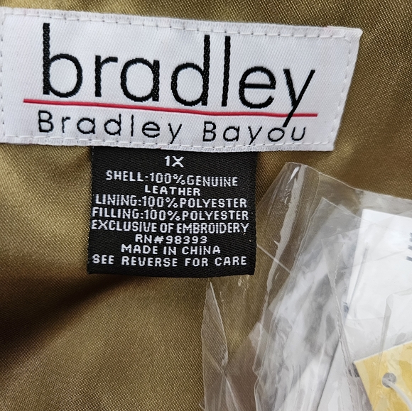 NWT - Leather "Bradley Bayou" Green Zippered Jacket - Size 1X - Picture 4 of 13